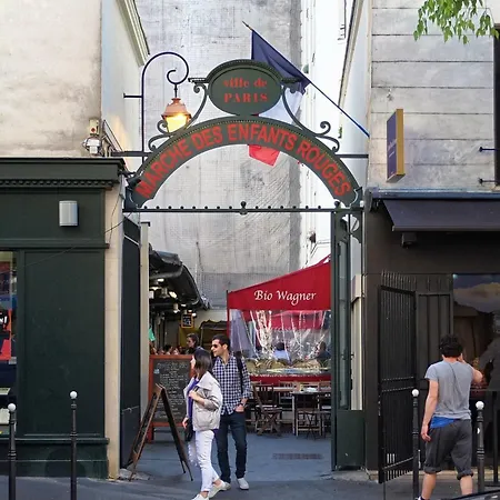 Paris, Le Marais, Vaste Sejour Rue De Bretagne * Paris